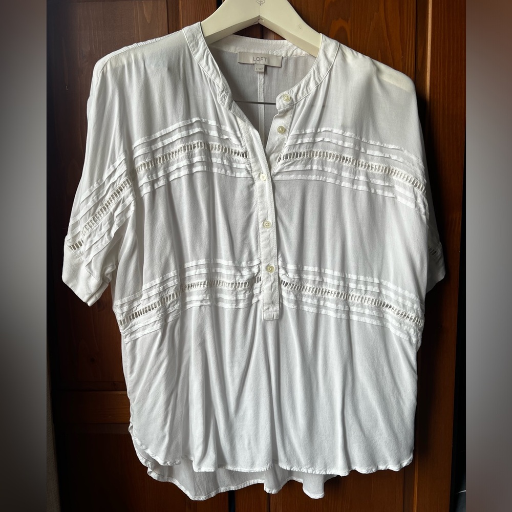 EUC - LOFT oversize  top Size S (Ptp 22”)